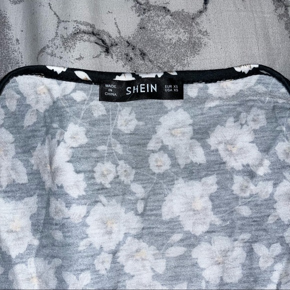 Black Floral Surplice Neck Tie Front Crop Top Shirt Blouse XS New - Picture 4 of 5